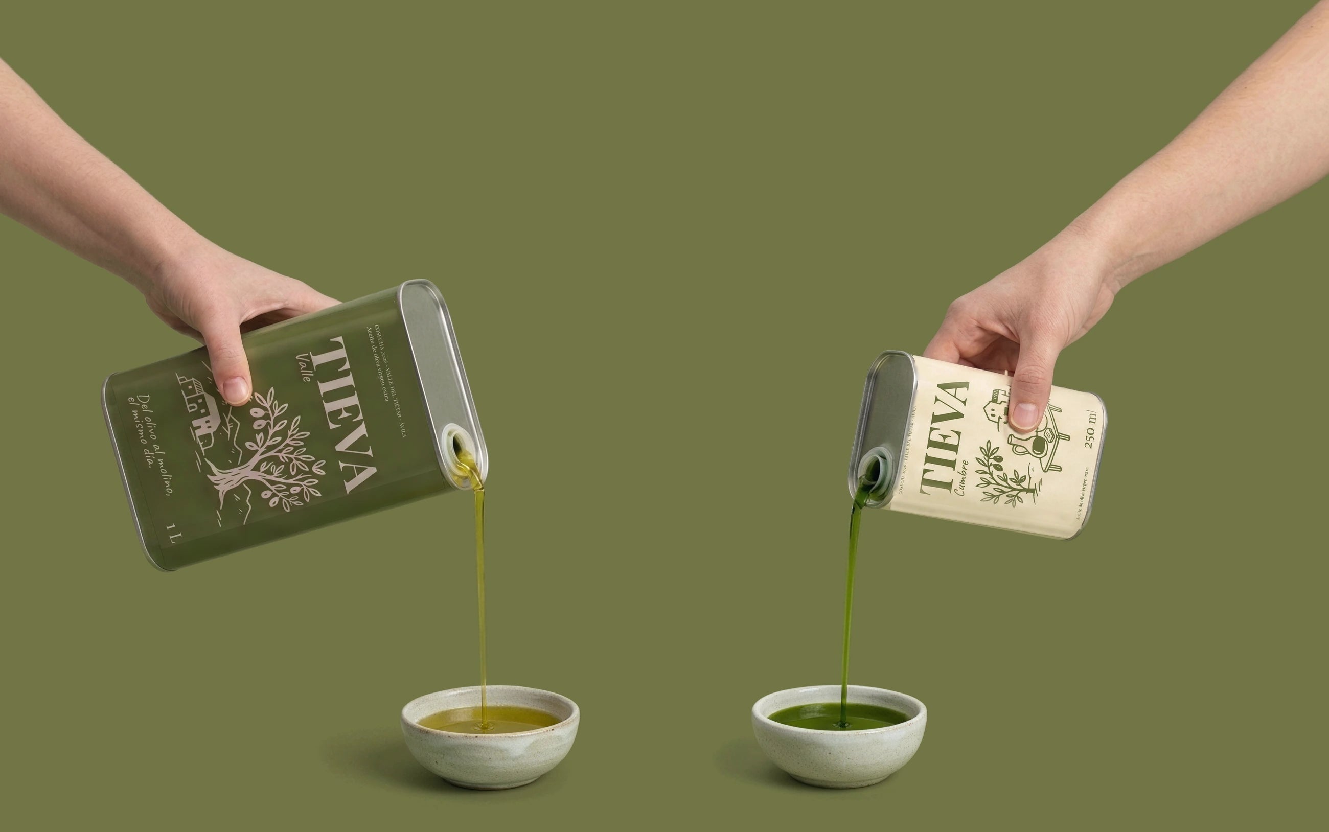 Dos manos vierten aceite: la Valle, dorado verdoso, y la Cumbre, de un verde más intenso, cada una en su cuenco